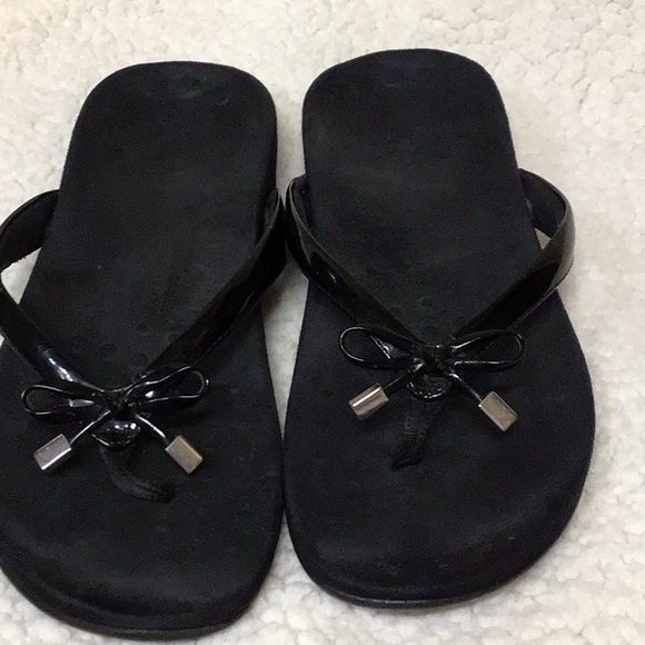 VIONIC BELLA BLK PATENT BOW ORTHO 7 - Picture 3 of 8